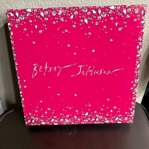 NIB Betsey Johnson gift set - Picture 2 of 3